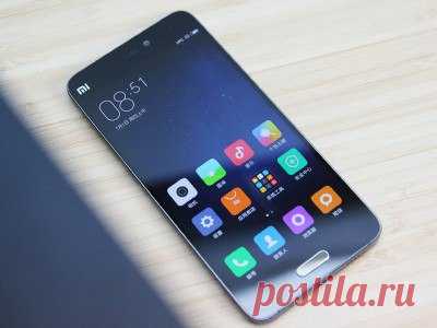 Xiaomi выпускает стабильную сборку MIUI 8 для первой "волны" смартфонов Как и было обещано ранее, компания Xiaomi начала обновлять свои мобильные устройства по всему миру до стабильной версии MIUI 8. Смартфоны, работающие на стабильных сборках MIUI 5, MIUI 6 и MIUI 7, получат новую прошивку "по воздуху". Процесс обновления будет проходить в несколько этапов. С сегодняшнего дня MIUI 8 смогут установить на свои устройства владельцы Redmi 1S, Mi 2/2S, Mi 4i, Redmi Note 3G,…