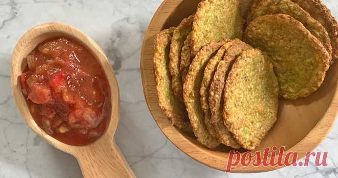 2-Carb Crispy Avocado Chips—Chip, Chip Hooray! Chips are the quintessential snack food. Make these keto avocado chips! They're so good and so EASY, with only 5 minutes of simple prep!