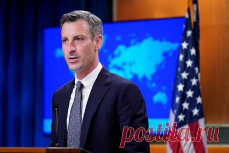 Госдеп США отказался идти на уступки России по вопросам безопасности. Администрация США не намерена уступать России в вопросах гарантий безопасности, заявил официальный представитель Госдепа США Нед Прайс. По его словам, любые шаги Вашингтона должны быть обоюдными. Это означает, что «России также придется что-то делать в целях обеспечения безопасности», пояснил он.
