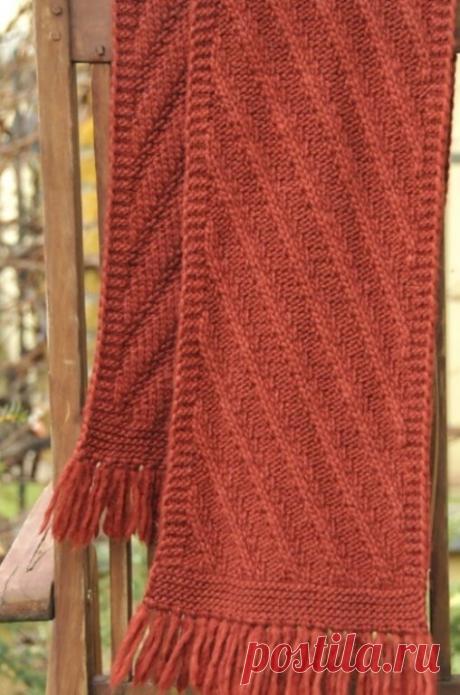 Роскошный шарф спицами.