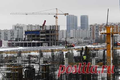 Квартиры в Москве вновь начали дорожать. За январь 2022 года средняя стоимость квадратного метра в московских новостройках (без учета предложений в Новой Москве) выросла на 2 процента, до 373,5 тысячи рублей. Средняя полная стоимость новой квартиры достигла 21,7 миллиона рублей (также плюс 2 процента за месяц). За год «квадрат» подорожал на 13 процентов.