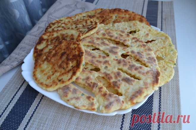 Нажарила очень вкусных лепешек вместо пирожков, смешав тесто с начинкой. Экономлю время на приготовление. Получилось - супер! | Елена/НедОсолила | Яндекс Дзен