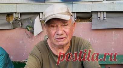 «Крыши нет, окон нет — ничего нет»: житель освобождённой Великой Новосёлки потерял дом и жену под обстрелами ВСУ. В конце января 2025 года российские военные освободили посёлок Великая Новосёлка, что находится в ДНР недалеко от Волновахи. С этого момента местные мирные жители стали подвергаться ежедневным обстрелам украинской артиллерии и налётам беспилотников. Читать далее