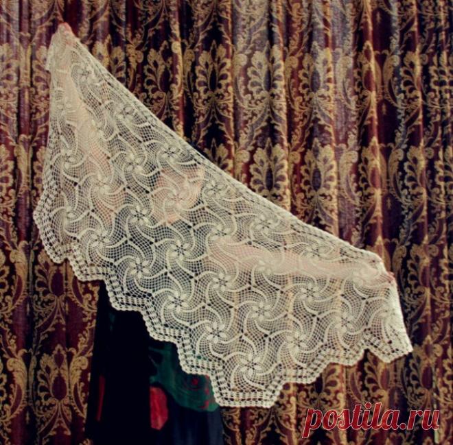 Ажурный палантин для тех, кто любит красивые аксессуары