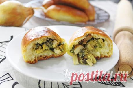 Пирожки с зеленым луком и яйцом из дрожжевого теста в духовке | Простые рецепты с фото