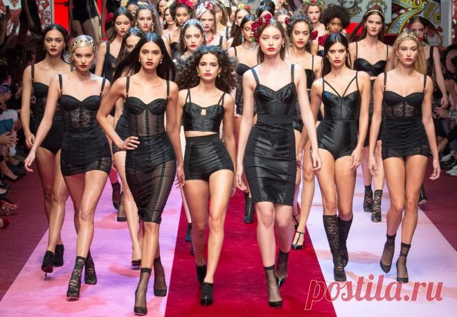 Мода на весну-лето 2018 от Dolce & Gabanna — фото В своем интервью Доменико Дольче и Стефано Габбана признали, что русские женщины более элегантные, чем европейки.
















