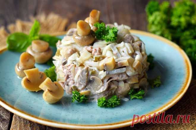Салат с сыром и консервированными шампиньонами | Рецепты. Просто, быстро, вкусно