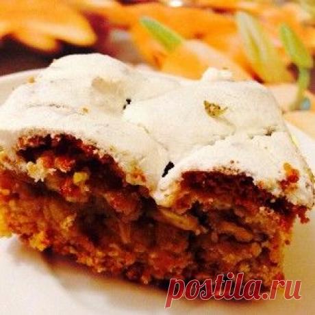 Медовый пирог с овсяными хлопьями, яблоками, миндалем и изюмом рецепт – русская кухня: выпечка и десерты