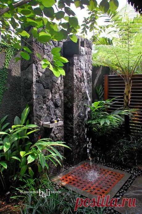 (1) Outside shower | outside