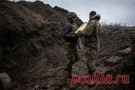 Стало известно о попытках ВСУ усилить оборону на одном из направлений. Вооруженные силы Украины (ВСУ) пытаются усилить оборону на краснолиманском направлении. Об этом сообщил подполковник Народной милиции Луганской народной республики (НМ ЛНР) в отставке Андрей Марочко. Он уточнил, что ВСУ пытаются нарастить группировку войск северо-западнее сел Макеевка и Невское в ЛНР.