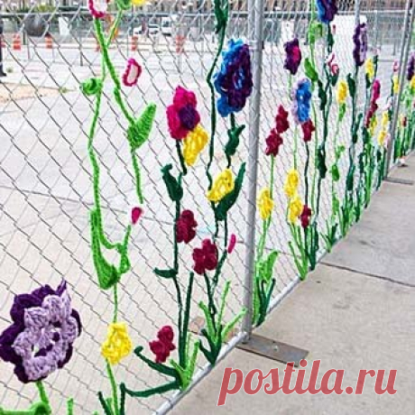 👍 Забор из сетки рабицы: как установить, закрепить, украсить ограждение, что посадить вдоль - видеоурок, фото. Изготовление красивых легких металлических ограждений с полимерным покрытием для дачи
