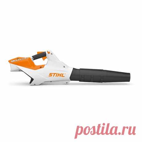Аккумуляторное воздуходувное устройство Stihl BGA 86 (без АКБ и ЗУ). Аккумуляторное воздуходувное устройство Stihl BGA 86 очень удобно в эксплуатации и практически бесшумно, что делает работу с ним очень комфортной и позволяет пользоваться ей на территориях детских садов, школ и больниц. Этим агрегатом можно с легкостью очистить двор от листвы, скошенной травы, пыли или грязи.