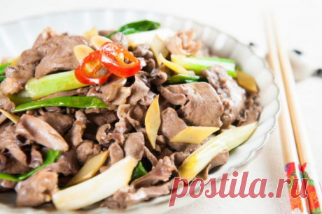 Салат из свиного сердца с маринованным луком и зеленью, рецепт с фото — Вкусо.ру