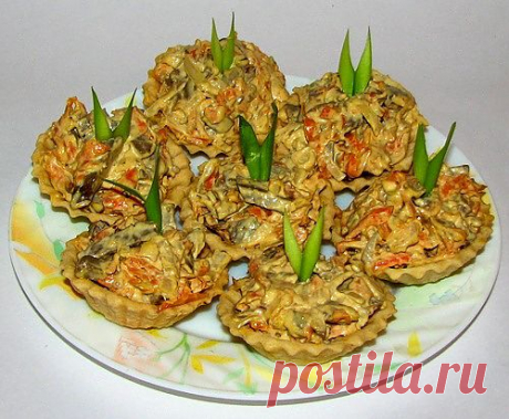 Салат из телячьей печени с морковью и луком