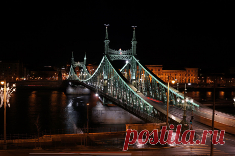 Liberty Bridge, Budapest (1896) by Econ-click / 500px