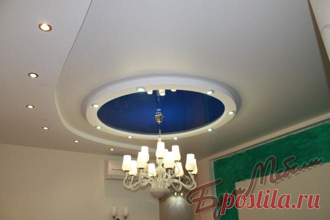 Дизайн потолка - переход кухни в прихожую