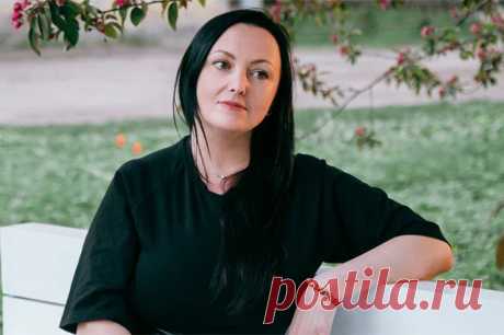 Страшнее боев только их последствия. Как работают психологи с переселенцами. Галина Филатова с дочкой Никой перебрались из Луганска в Санкт-Петербург в 2014 году. Попытались жить спокойной мирной жизнью, отключить память и выдохнуть. Не вышло.