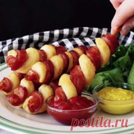 WARNING: This twist on a hot dog will blow you away! Check out this genius hot dog recipe is perfect for dipping!