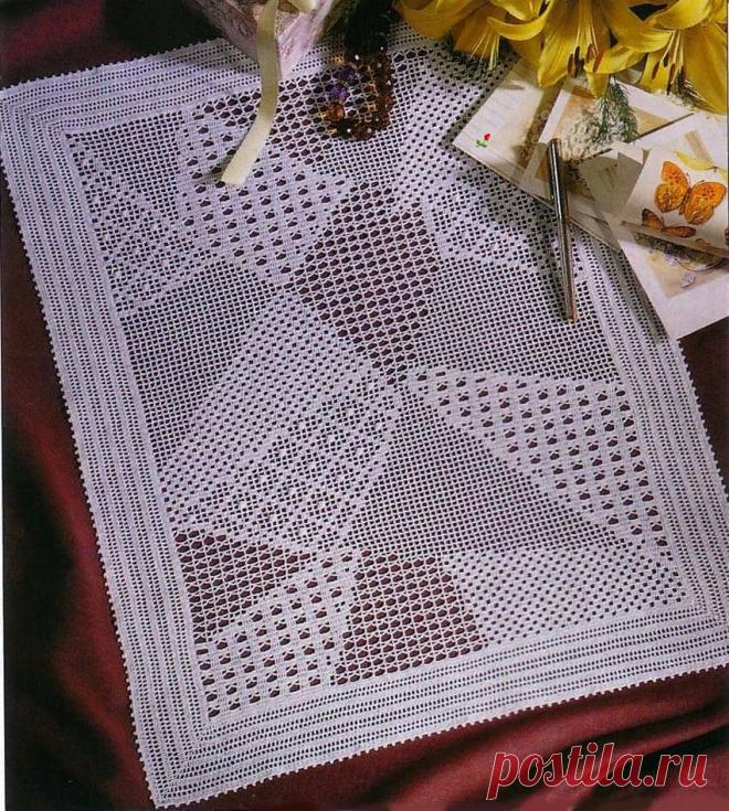 Оригинальная прямоугольная салфетка крючком (59 на 46 см.).