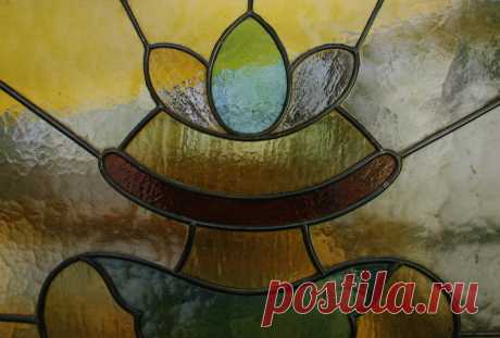 Витраж по эскизам Н.К.Рериха для Буддийского храма в Петербурге 1914-1915