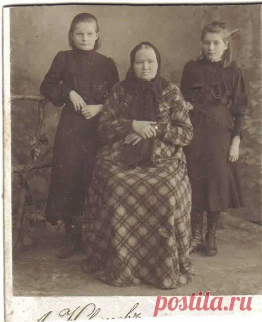 О ФОТОГРАФИЯХ УМЕРШИХ ЛЮДЕЙ...