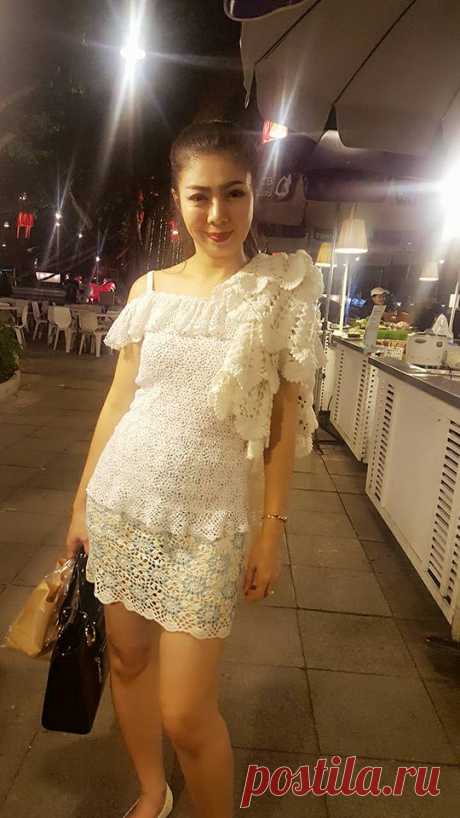 (1) Facebook