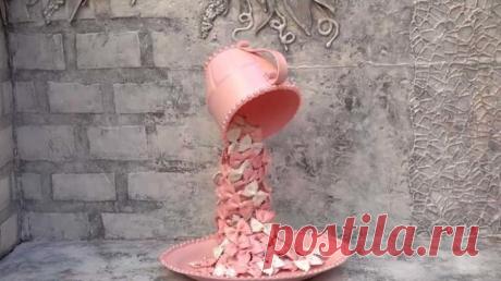 Прелестная вещица из бутылки и макарон