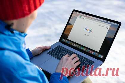 Роскомнадзор заявил о планах составить два протокола на Google. В Роскомнадзоре заявили о планах составить два административных протокола на корпорацию Google за неудаление запрещенного контента. Речь идет о материалах, появившихся на принадлежащем компании видеохостинге YouTube. Отмечается, что Google отказалась удалить публикации по требованию Генпрокуратуры России.