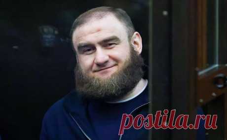 Адвокат Арашукова сообщил, что его перестали пускать к подзащитному. После заведения на Арашукова нового уголовного дела к нему в «Черный дельфин» перестали пускать защитников, сообщил адвокат экс-сенатора. Он пожаловался в Генпрокуратуру и СК