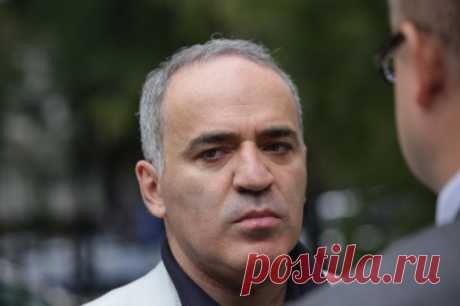 Садальский рассказал, почему Гафт не подавал руки Гарри Каспарову. По словам актера, о невысоких моральных качествах Каспарова было известно давно.