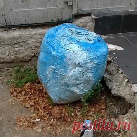 Стоакровая планета покрылась океанами. Ещё несколько дней и появится суша с обитателями. #планета #стоакровыйлес #Винни #деньрождения #папьемаше