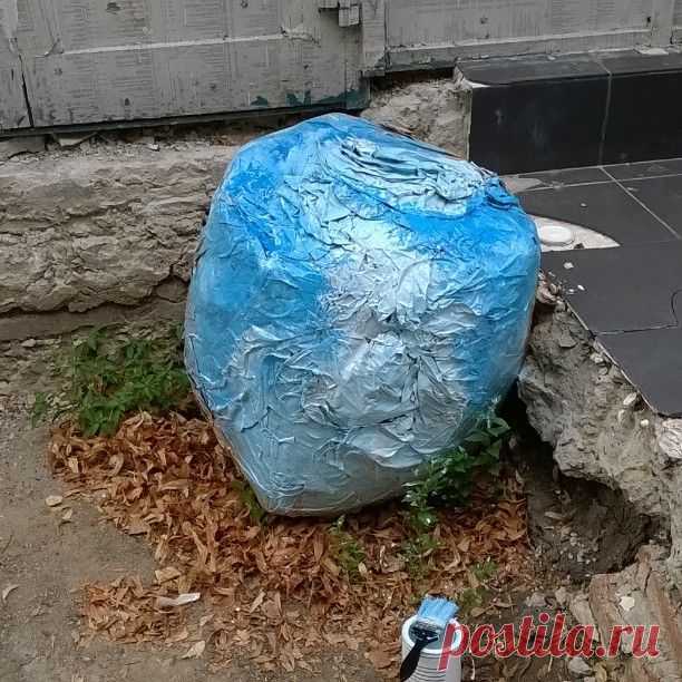 Стоакровая планета покрылась океанами. Ещё несколько дней и появится суша с обитателями. #планета #стоакровыйлес #Винни #деньрождения #папьемаше