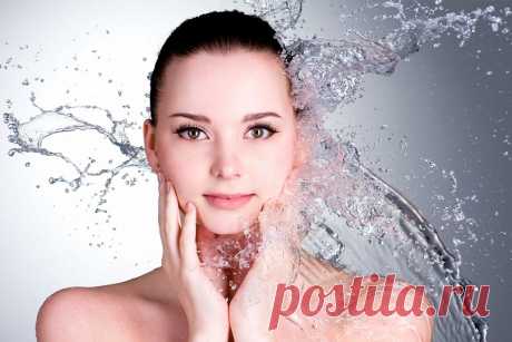 Секреты криотерапии//
Все мы знакомы с приемами криотерапии. Холодные компрессы, обливания ледяной водой, прикладывание к ушибу монеты, прыганье в сугроб после парной бани, купание в проруби, растирание снегом — это не что иное, как криотерапия.