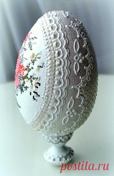 Пасхальное яйцо. Имитация вышивки
(в частной коллекции)