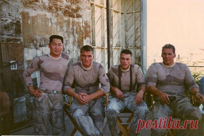 Универсальный солдат (1992)