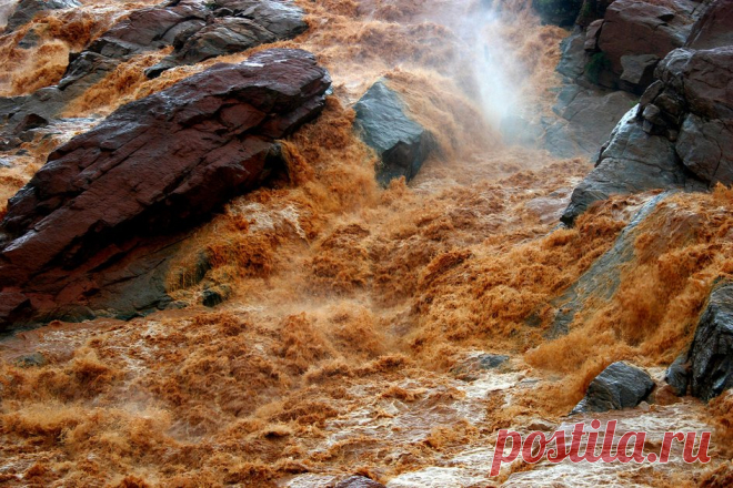 3-6-24--РЖАВУЮ РЕКУ Мадагаскара показали из космоса