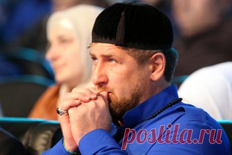 Кадыров резко раскритиковал решение Минюста о сборнике изречений пророка. Решение о включении в список экстремистских материалов сборника изречений пророка Мухаммада «Сахих аль-Бухари» основано на некомпетентной экспертизе. Об этом заявил глава Чечни Рамзан Кадыров. По его словам, ислам обязывает мусульман защищать интересы государства, если оно не ущемляет их религию.