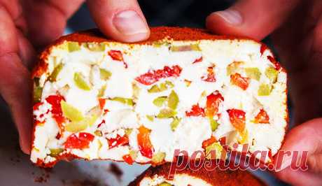 Диетический сыр с оливками и перцем