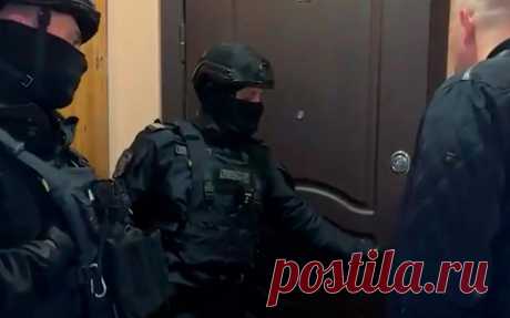В Петербурге прошли обыски по делу о хищениях из городского бюджета. Обыски связаны с делом о «распиле» городского бюджета через Фонд развития субъектов малого и среднего предпринимательства. Фигурантом дела стала экс-глава фонда Елена Церетели, она задержана