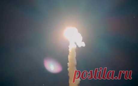 Моряки запустили «Калибры» и «Ониксы» на учениях «Океан-2024». Видео. В рамках стратегических учений «Океан-2024» моряки Тихоокеанского флота запустили противокорабельные ракеты «Оникс» и «Уран» с береговых комплексов «Бастион» и «Бал», сообщило Минобороны.