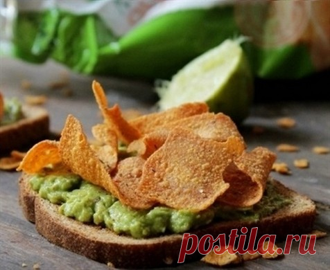 30 вкуснейших намазок на хлеб, которые заменят полноценный обед Хлеб можно так преобразить, что перекус покажется просто божественным. Кроме того, таким образом вы можете сделать из хлеба целое блюдо. Попробуйте разнообразить свой завтрак или обед этими аппетитными намазками — и день станет превосходным!