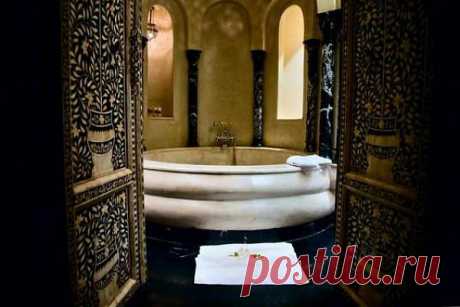 Марокканские бани.
Традиционная марокканская баня позволит не просто смыть грязь, но и пройти несколько этапов очищения, оздоровления и восстановления, такая баня помогает очистить разум и укрепить дух.