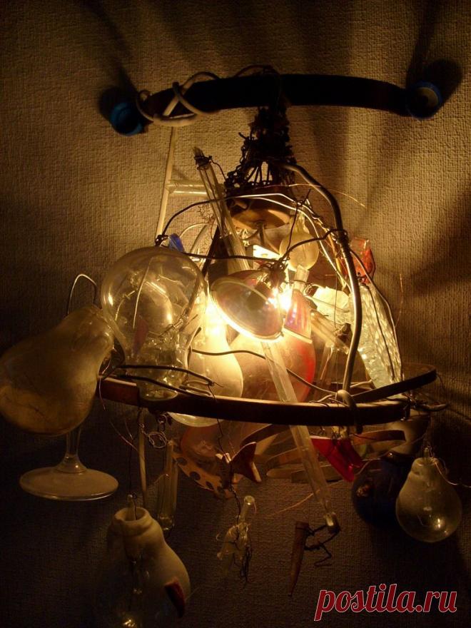 очень странная лампа