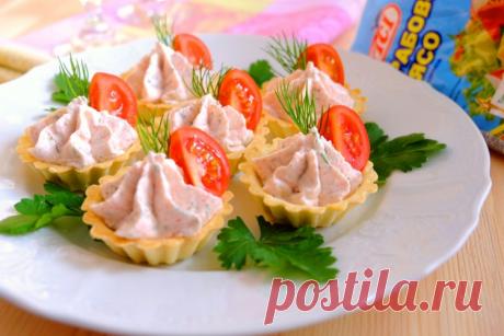 Крабово-творожная закуска с чесноком и укропом в тарталетках - Простые рецепты Овкусе.ру