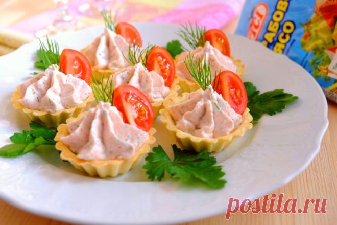 Крабово-творожная закуска с чесноком и укропом в тарталетках - Простые рецепты Овкусе.ру