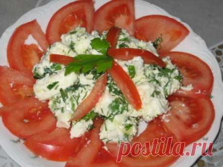 Повседневные салаты с помидорами: 7 быстрых рецептов / Простые рецепты