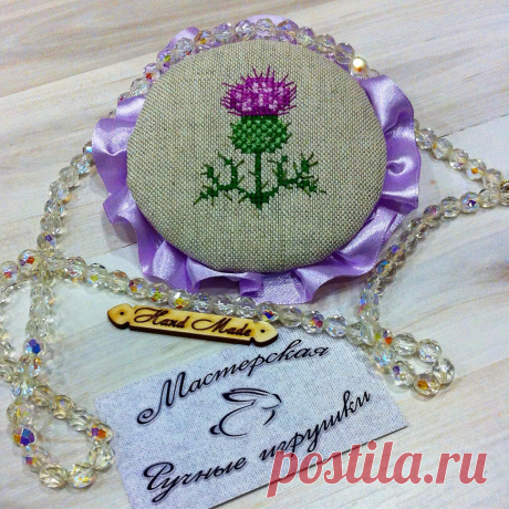 Игольница с вышивкой