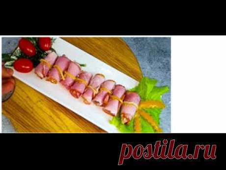 Рецепт закуски с ветчиной и сыром Рецепт закуски с ветчиной и сыромСырЧерносливЧеснокМайонезВетчинаКопченый сырПриятного аппетита