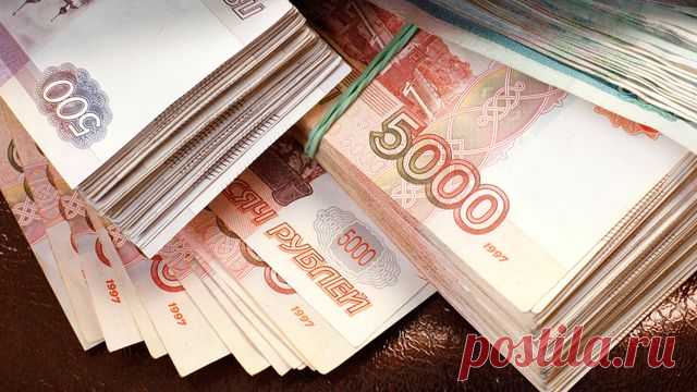 СМИ объяснили решение Минфина девальвировать рубль на 10 процентов Минфин России считает текущий курс рубля завышенным и предлагает девальвировать его на 10 процентов, сообщает 