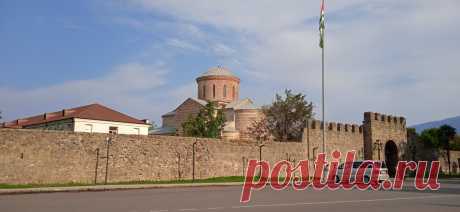 Рассказываю, как мы отдохнули в Пицунде/ Жильё, еда, пляжи, плюсы и минусы | Марина и море | Яндекс Дзен